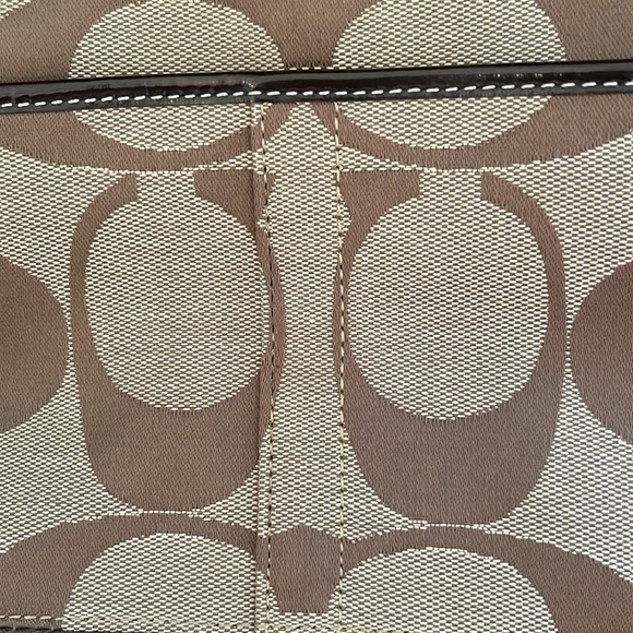 Vintage Coach crossbody bag w/adjustable strap. brown&beige with stitched C’s. - Picture 4 of 6